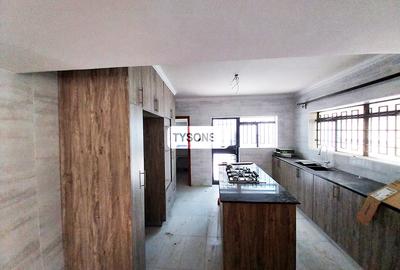 5 Bed House with En Suite in Westlands Area - 4