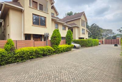 5 Bed Townhouse with En Suite at Lavington