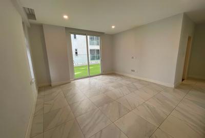3 Bed Apartment with En Suite in Westlands Area - 4
