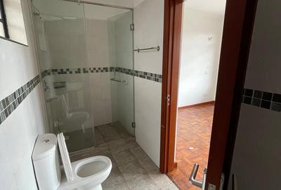 Serviced 2 Bed Apartment with En Suite in Kileleshwa - 4