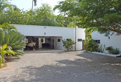 4 Bed Villa with En Suite in Watamu - 4