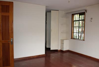 3 Bed Apartment with Borehole in Kileleshwa - 3