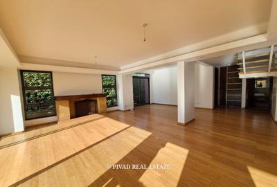 4 Bed Townhouse with Garden in Garden Estate - 2