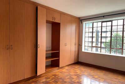 2 Bed Apartment with En Suite in Rhapta Road - 4