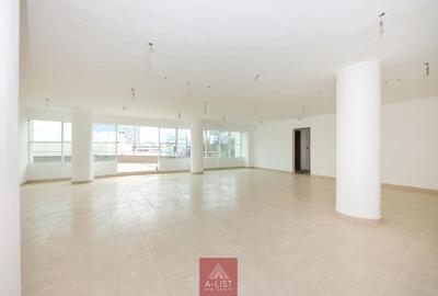2,040 ft² Commercial Property with Service Charge Included at Westlands Area