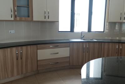 4 Bed Apartment with En Suite in Westlands Area - 2