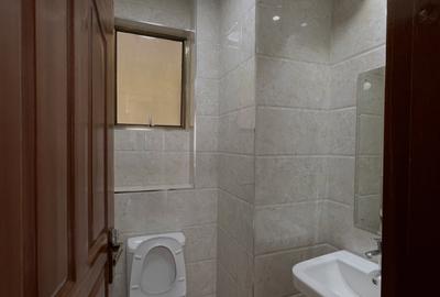 2 Bed Apartment with En Suite at Othaya Road - 4