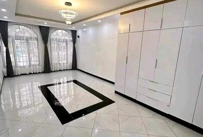 7 Bed House with En Suite at Hardy - 4