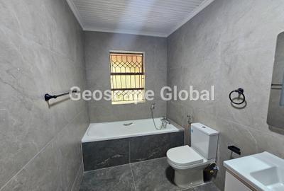 5 Bed House with En Suite in Runda - 4