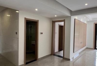 2 Bed Apartment with En Suite in Riverside - 2