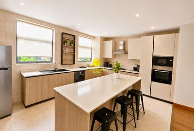 Furnished 2 Bed Apartment with En Suite in Spring Valley - 2