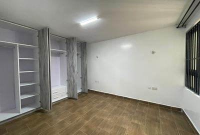 3 Bed Apartment with En Suite in Westlands Area - 2