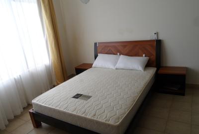 Serviced 3 Bed Apartment with En Suite at Links - 2