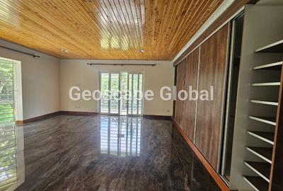 5 Bed House with En Suite in Rosslyn - 2
