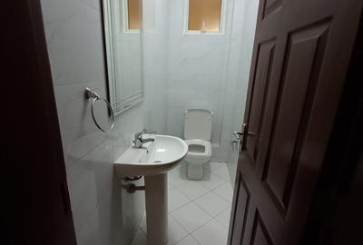 3 Bed Apartment with En Suite in Brookside - 4
