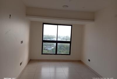 3 Bed Apartment with En Suite at Green Wood Drive - 4