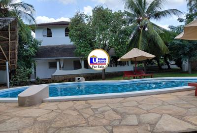 5 Bed Townhouse with En Suite in Malindi