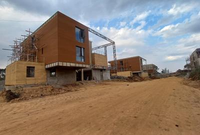 5 Bed Villa with En Suite at Karen Road - 2