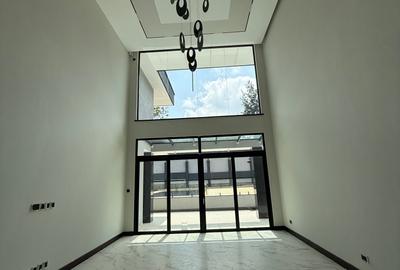 5 Bed House with En Suite in Nyari - 2