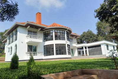 5 Bed House with En Suite at Ridgeways