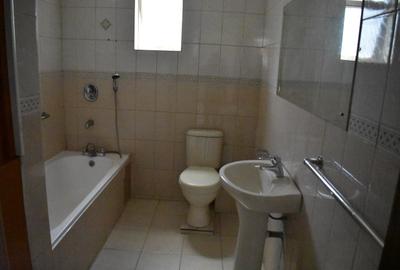 4 Bed Apartment with Parking in Kilimani - 2