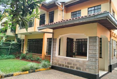 5 Bed Townhouse with En Suite in Lavington