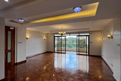 4 Bed Apartment with En Suite at Riverside Drive - 4