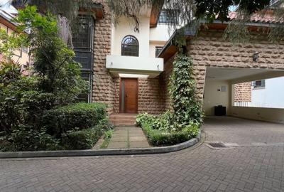 4 Bed Townhouse with En Suite at Lavington - 4