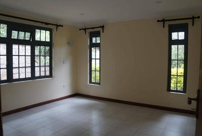 3 Bed Townhouse with En Suite in Nyari - 3