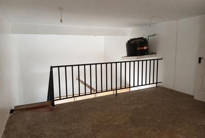 500 ft² Shop in Parklands - 3