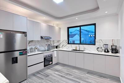 Serviced 1 Bed Apartment with Swimming Pool in Brookside - 3