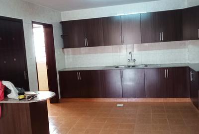 3 Bed Apartment with En Suite at Rapta Rd - 3