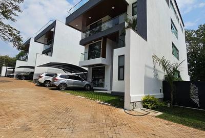 5 Bed Villa with En Suite at Mzima Springs