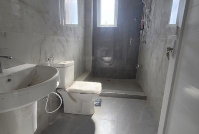4 Bed Apartment with En Suite at Moyern Drive - 3