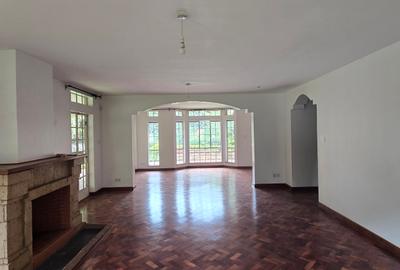 5 Bed Townhouse with En Suite at Lone Tree - 2