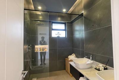 Serviced 3 Bed Apartment with En Suite in Parklands - 4