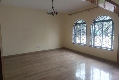 5 Bed Townhouse with Backup Generator in Kilimani - 3