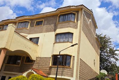 4 Bed Townhouse with En Suite at Grovelia Grove - 3