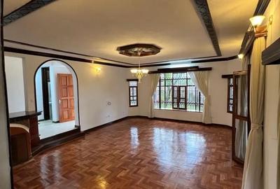 5 Bed House with En Suite in Runda - 2