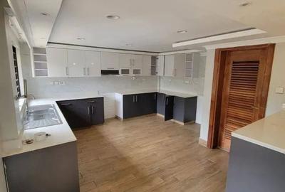 3 Bed House with En Suite in Loresho - 4