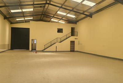4,500 ft² Warehouse with Fibre Internet in Mlolongo - 2