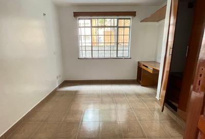 3 Bed Apartment with Parking in Kilimani - 4