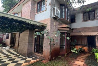 4 Bed Townhouse with En Suite in Westlands Area - 4