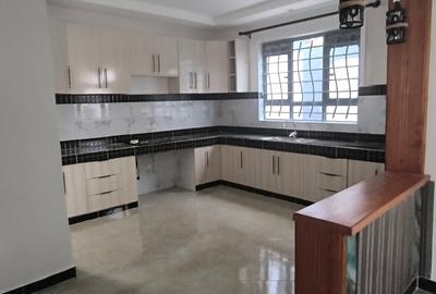 4 Bed Townhouse with En Suite in Ruiru - 2