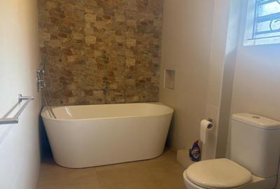 5 Bed House with En Suite at Brookside - 4