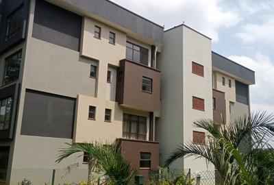 4 Bed Townhouse in Rosslyn - 2