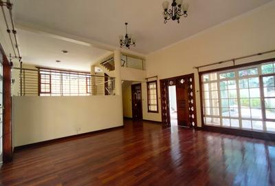 4 Bed Villa with En Suite in Kyuna - 2