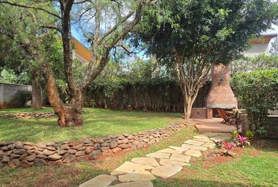 4 Bed House with En Suite in Lavington - 4