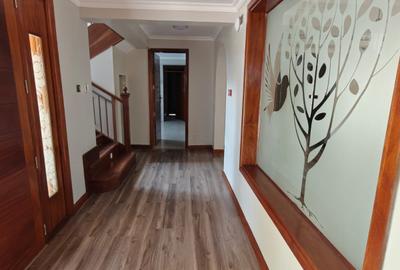 5 Bed Townhouse with En Suite in Karen - 2