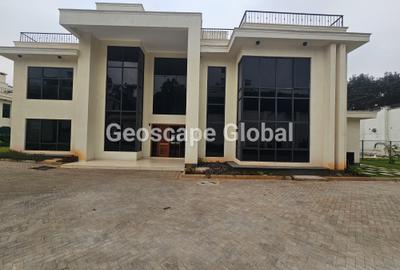 5 Bed House with En Suite in Kyuna - 2